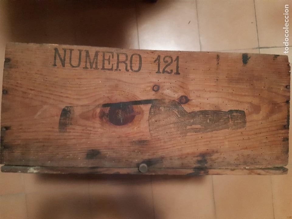 Antig&uuml;edades: Caja antigua de vino Pedro Domeq de Jerez a&ntilde;os 20/30