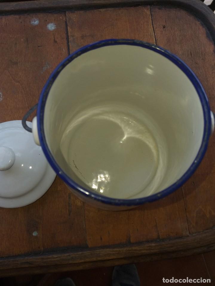 Antig&uuml;edades: antigua lechera esmaltada - Foto 2