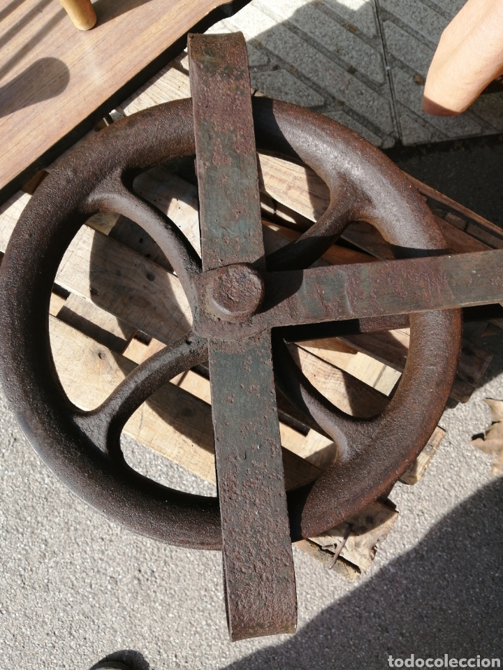Antig&uuml;edades: Polea de pozo antigua - Foto 2