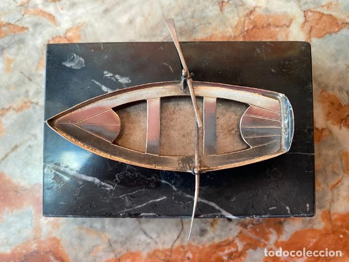 Antig&uuml;edades: Barca de plata y base de m&aacute;rmol - Foto 3