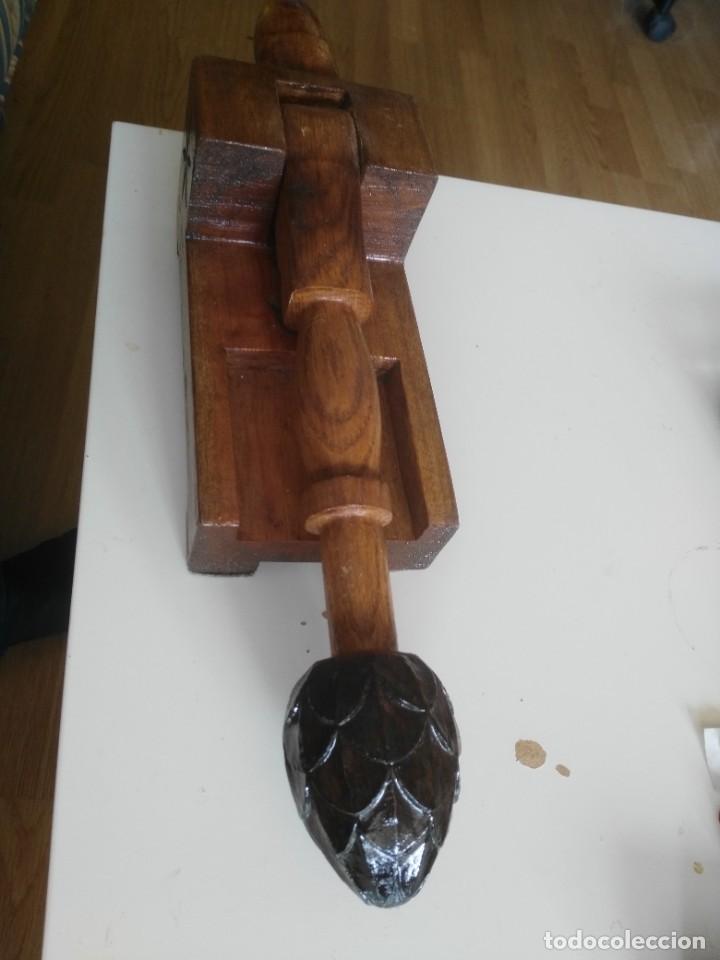 Antig&uuml;edades: CASCANUECES MADERA - Foto 1