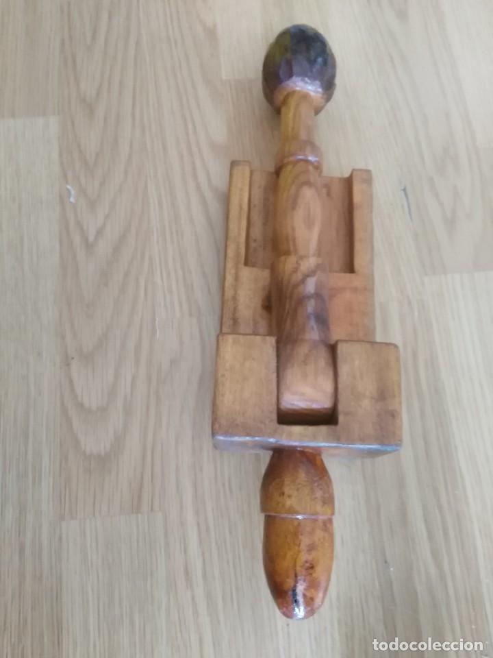 Antig&uuml;edades: CASCANUECES MADERA - Foto 3