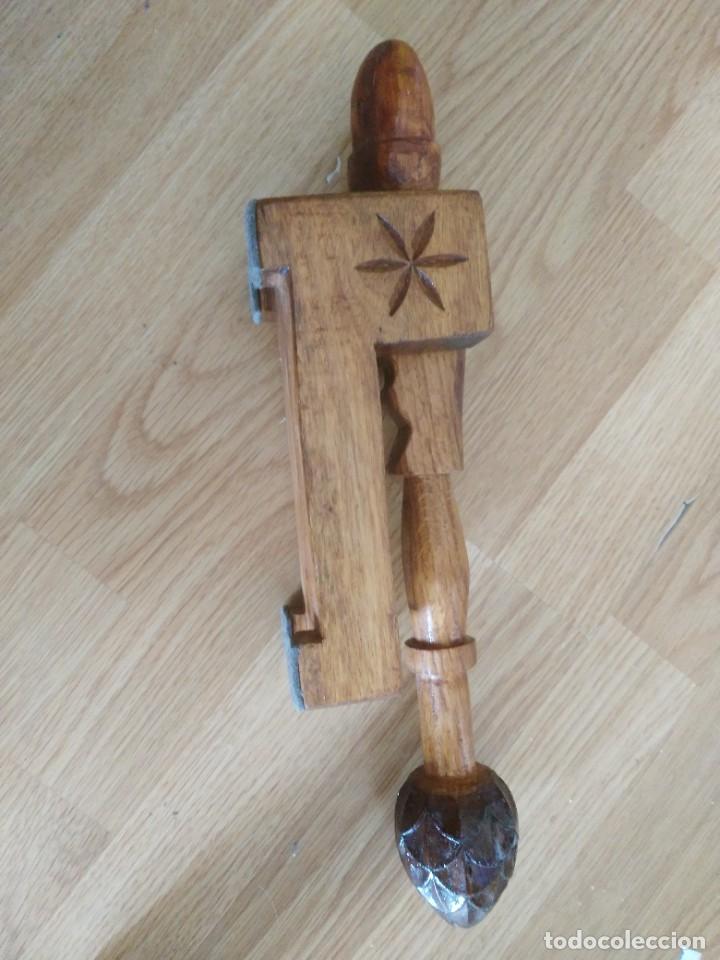 Antig&uuml;edades: CASCANUECES MADERA - Foto 5