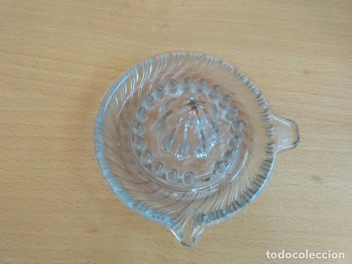 Antig&uuml;edades: EXPRIMIDOR DE CRISTAL - Foto 2