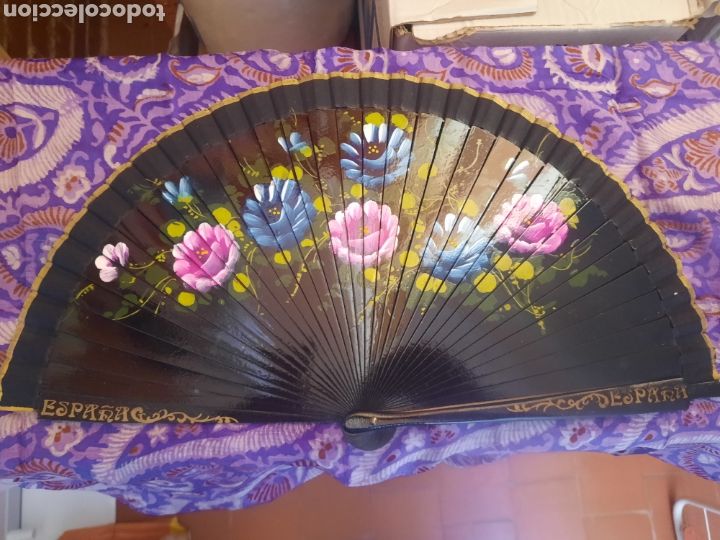 Antig&uuml;edades: Abanico madera lacada pintado a mano. - Foto 2