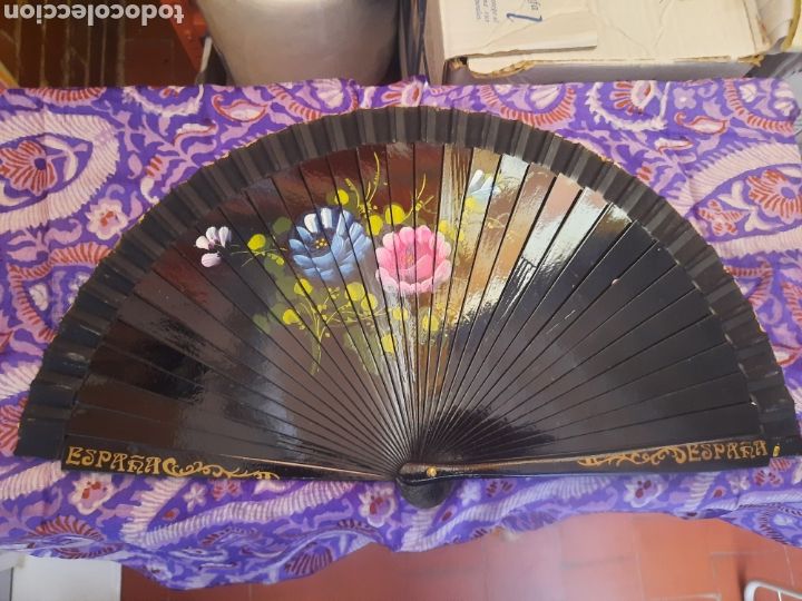 Antiquit&eacute;s: Abanico madera lacada pintado a mano.