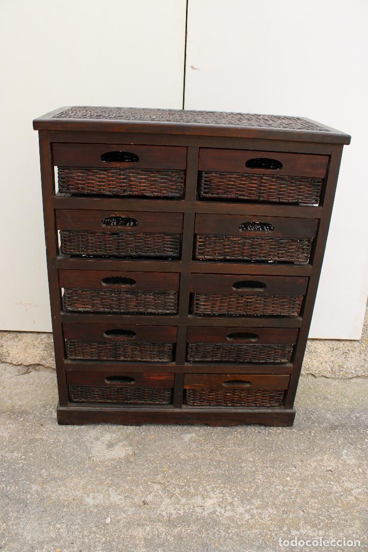 Antig&uuml;edades: mueble comoda con cajones madera y mimbre - Foto 3