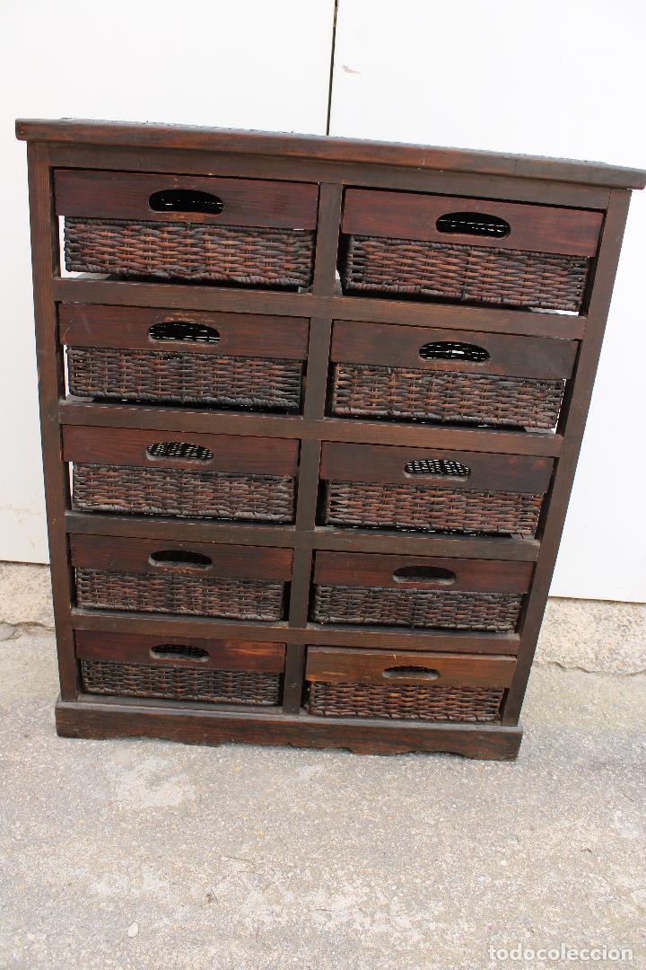 Antig&uuml;edades: mueble comoda con cajones madera y mimbre - Foto 1