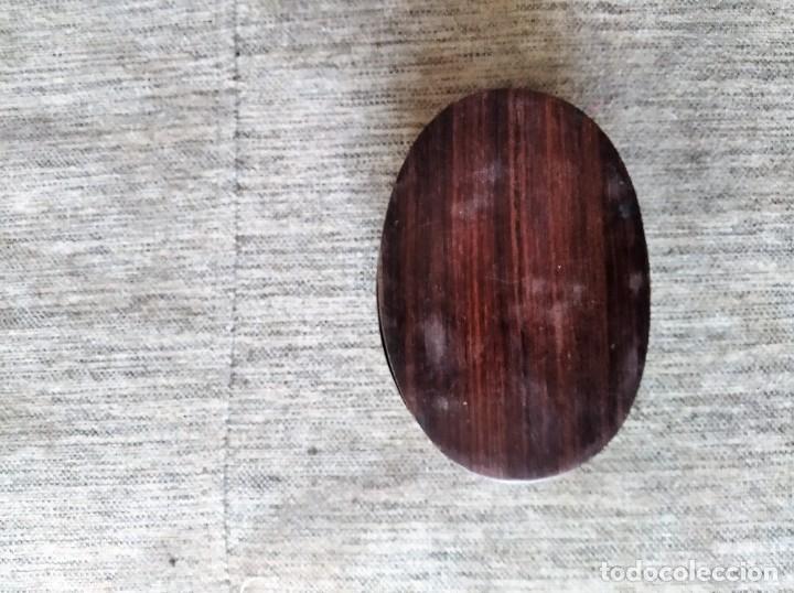 Antig&uuml;edades: CAJA DE MADERA CON LATON REPUJADO - Foto 3