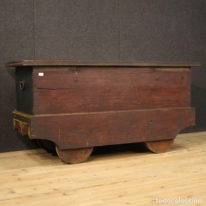 Antig&uuml;edades: Cofre indio en madera pintada - Foto 10