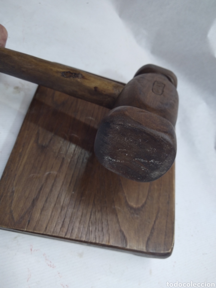 Antig&uuml;edades: ANTIGUO MAZO CON TABLA DE SALA DE SUBASTAS - Foto 5