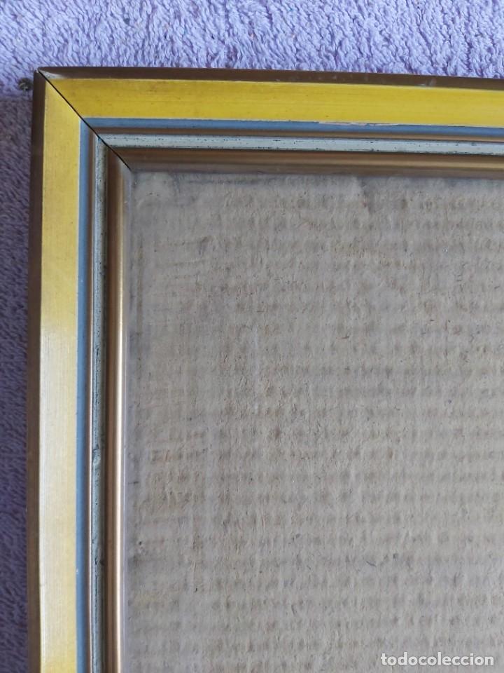 Antig&uuml;edades: Marco antiguo de madera en amarillo y gris. - Foto 2