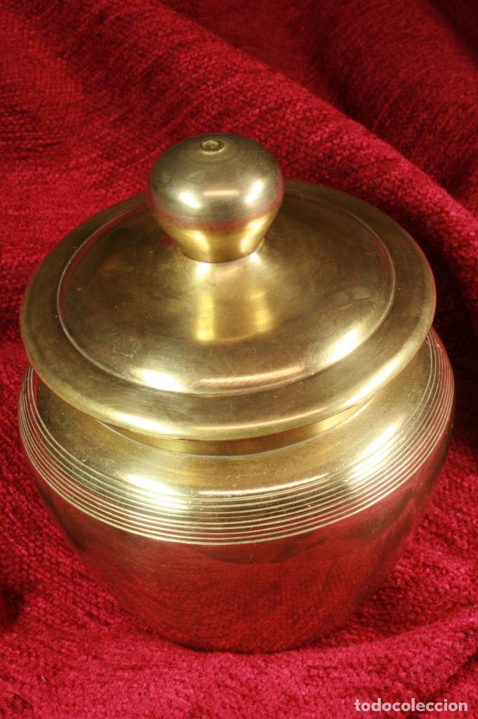 Antiguidades: Tibor lat&oacute;n oriental. Jarr&oacute;n. S.XX. Oriental brass tibor. Vase.
