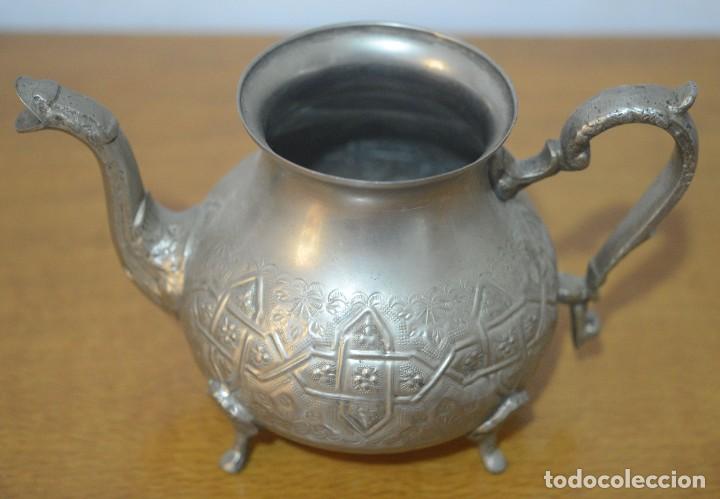 Antig&uuml;edades: Tetera de lat&oacute;n de estilo arabe - Foto 3