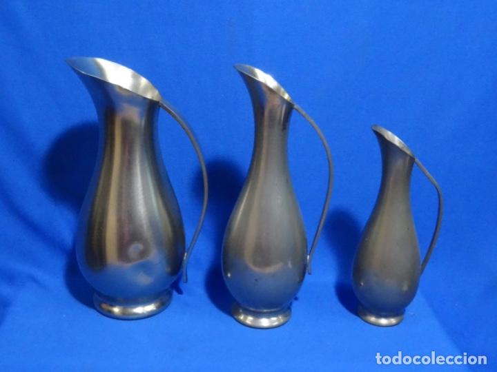 Antig&uuml;edades: 3 JARRAS ESTA&Ntilde;O. MADE IN HOLL&Aacute;ND. 25-25-20 CM.