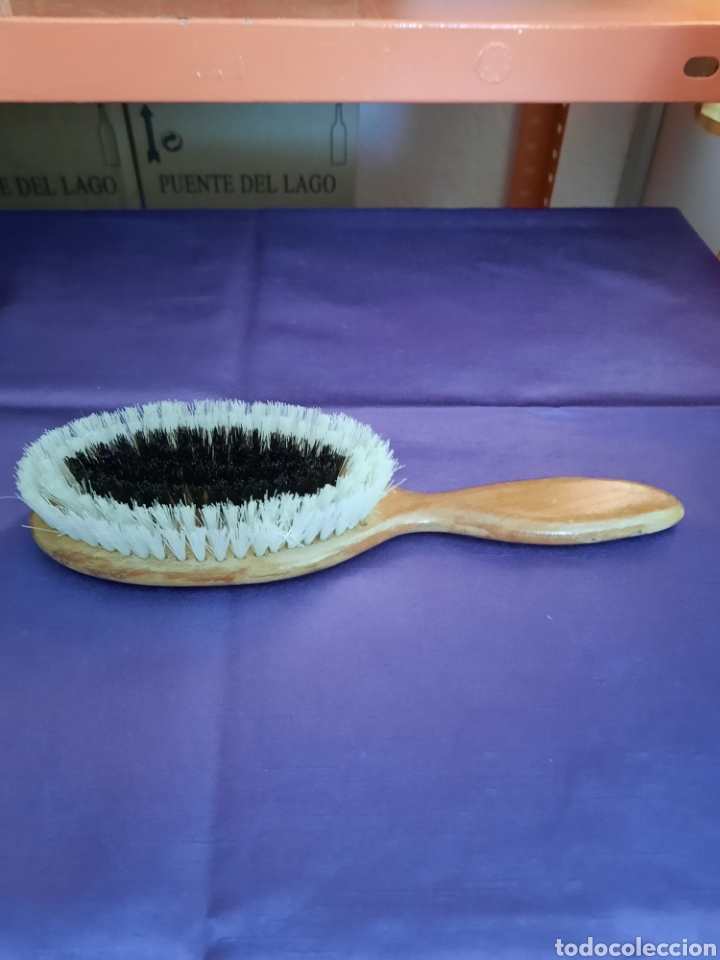 Antig&uuml;edades: Cepillo de madera y cerdas jabali - Foto 3