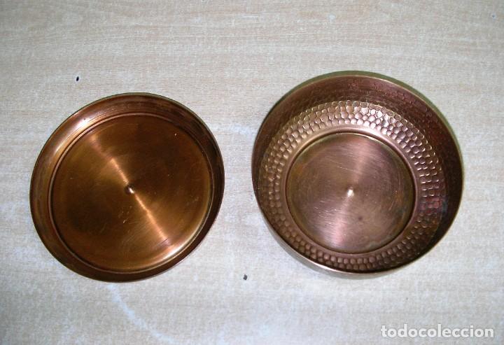 Antig&uuml;edades: Pote de cobre repujado - Foto 3