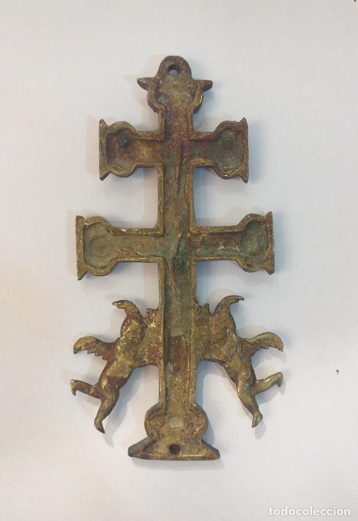 Antig&uuml;edades: Cruz Caravaca bronce - Foto 2