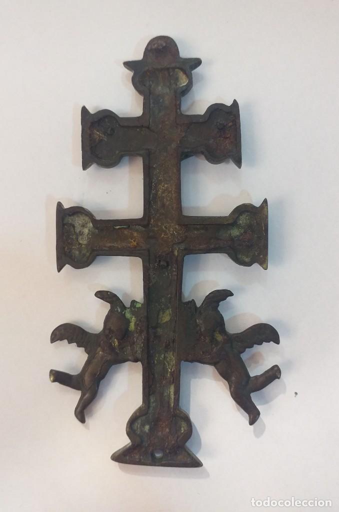 Antig&uuml;edades: Cruz Caravaca bronce - Foto 2