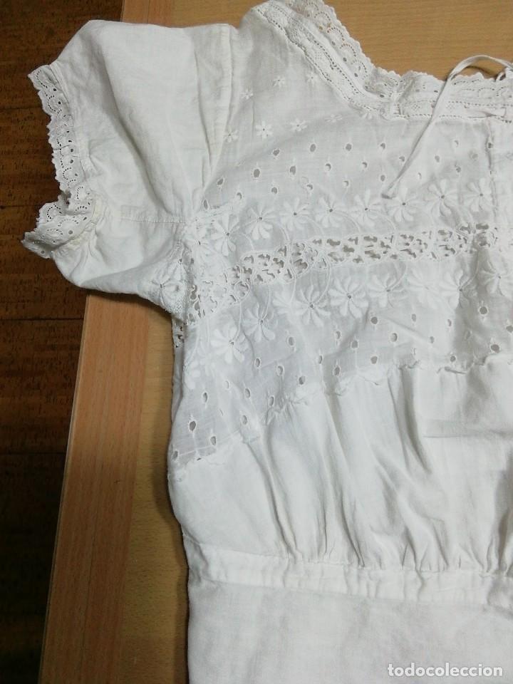Antig&uuml;edades: *BLUSA BORDADO SUIZO. (Rf399/a) - Foto 2