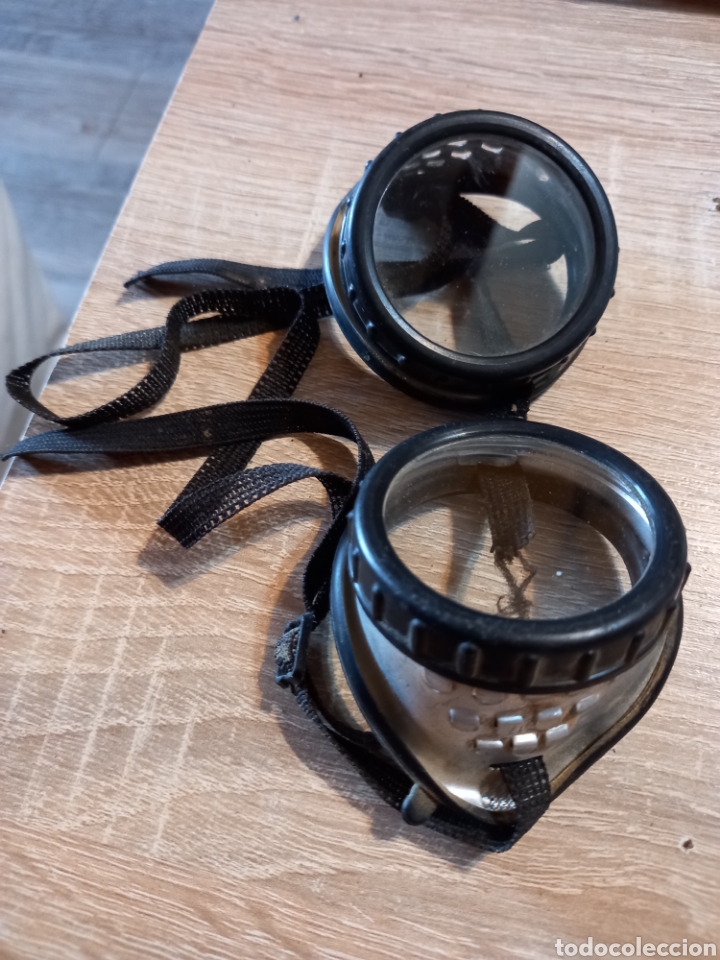 Antig&uuml;edades: ANTIGUAS GAFAS A IDENTIFICAR ,MOTORISTA? MILITARES ALTA MONTA&Ntilde;A ?