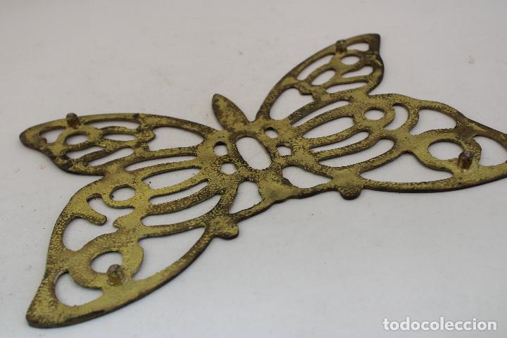 Antig&uuml;edades: salvamanteles mariposa bronce - Foto 2