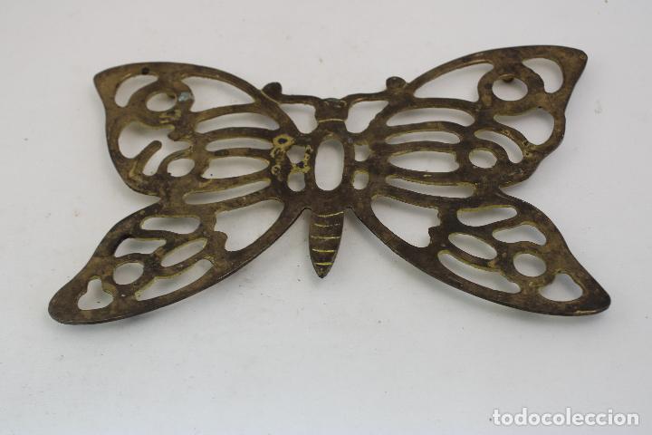 Antig&uuml;edades: salvamanteles mariposa bronce - Foto 3
