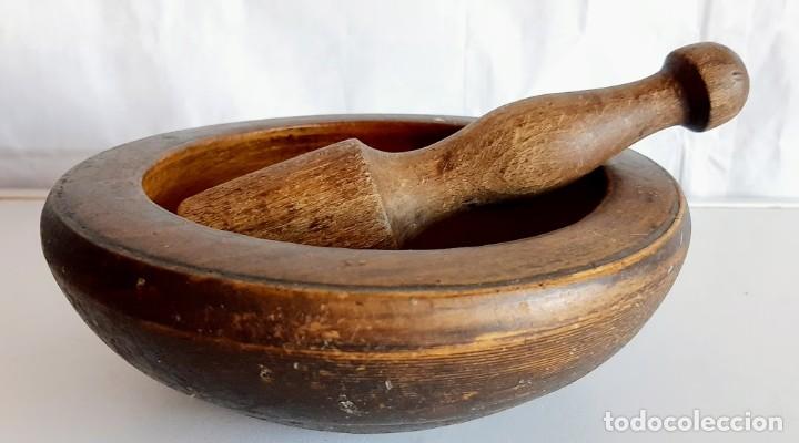 Antig&uuml;edades: Cuenco y maja de madera primitivo antiguo - Foto 1