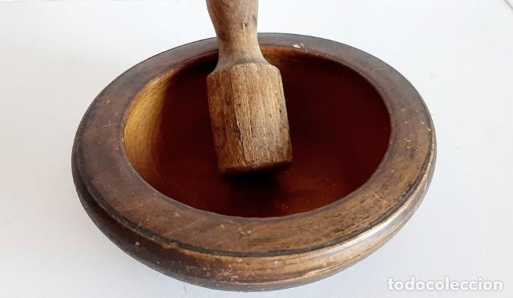 Antig&uuml;edades: Cuenco y maja de madera primitivo antiguo - Foto 4