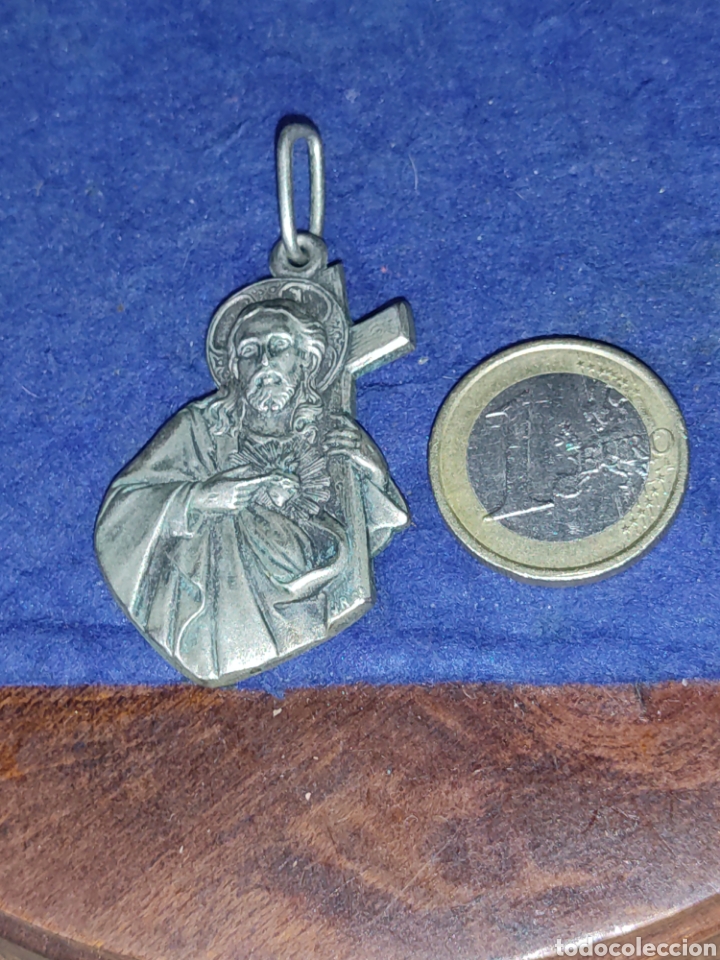 Antig&uuml;edades: Medalla antigua plateada de Jes&uacute;s. - Foto 1