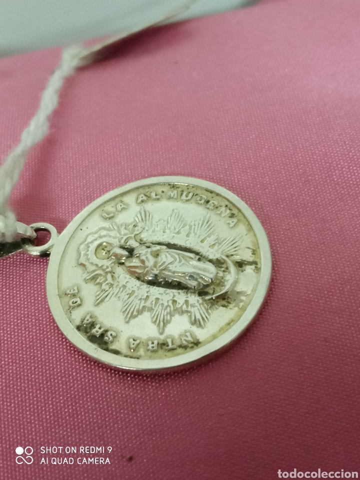 Antig&uuml;edades: Medalla V. de la Almudena + - Foto 2