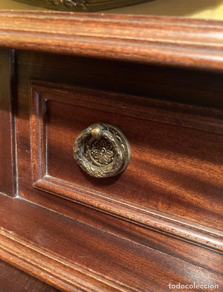 Antig&uuml;edades: tocador de madera con espejo - Foto 4