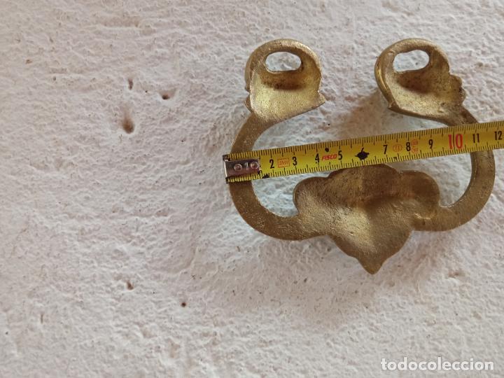 Antig&uuml;edades: Asa de bronce (brasero??) - Foto 3