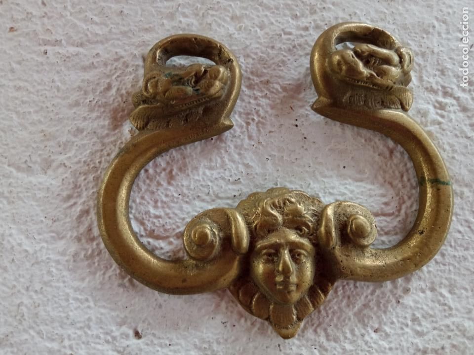 Antig&uuml;edades: Asa de bronce (brasero??) - Foto 1