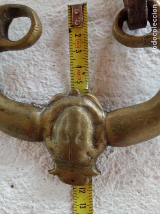 Antig&uuml;edades: Asa de bronce (brasero??) - Foto 3