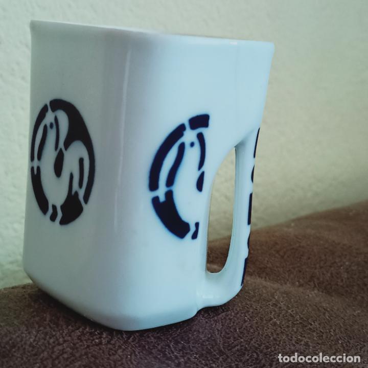 Antig&uuml;edades: Vaso taza cuadrado rectangular gallo sargadelos - Foto 2