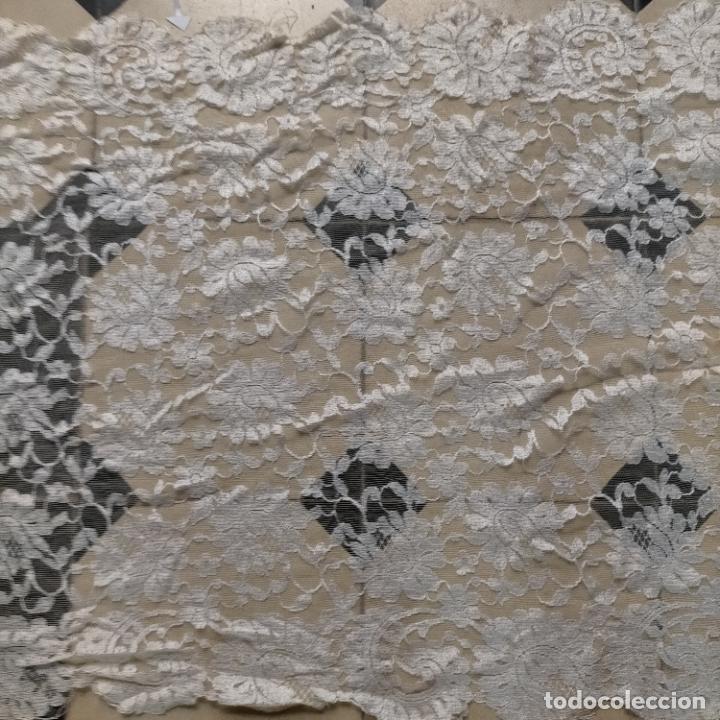 Antigüedades: 160 x 51cm antigua mantilla RECTANGULAR blonda encajes ideal virgen tocado semana santa boda - Foto 20 - 273992558