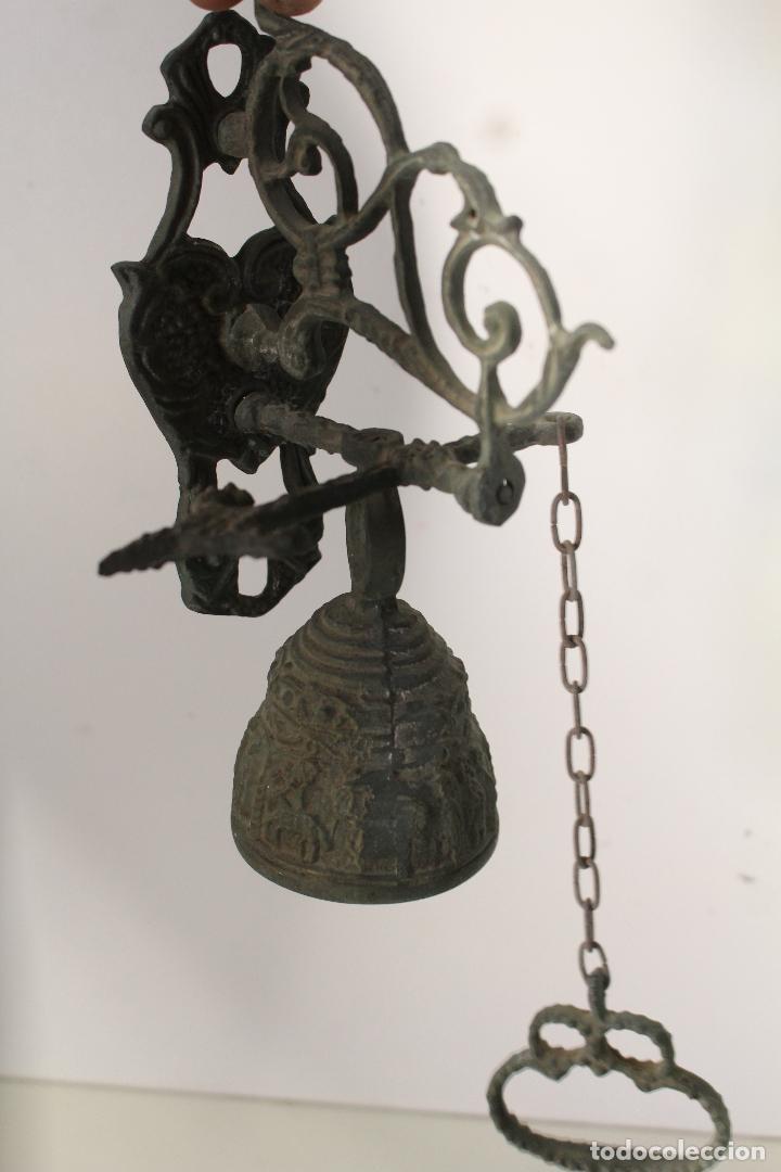 Antig&uuml;edades: campana de bronce - Foto 6
