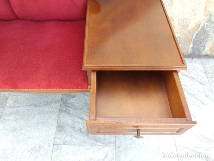 Antigüedades: Antiguo sofá con mesa para teléfono con 1 cajón, estilo isabelino ,madera noble. sirca 1930 - Foto 7 - 274182938