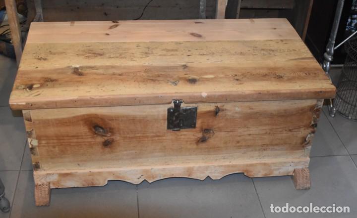 Antig&uuml;edades: ANTIGUO BA&Uacute;L EN MADERA NATURAL - Foto 2