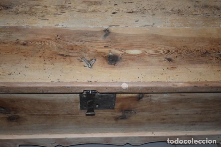 Antig&uuml;edades: ANTIGUO BA&Uacute;L EN MADERA NATURAL - Foto 4