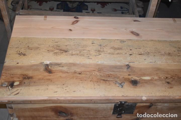 Antig&uuml;edades: ANTIGUO BA&Uacute;L EN MADERA NATURAL - Foto 5