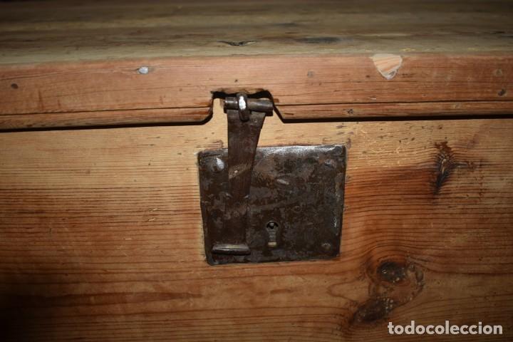 Antig&uuml;edades: ANTIGUO BA&Uacute;L EN MADERA NATURAL - Foto 19