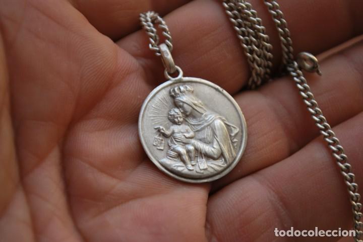 Antig&uuml;edades: ANTIGUO MEDALL&Oacute;NE CON CADENA EN PLATA . - Foto 6