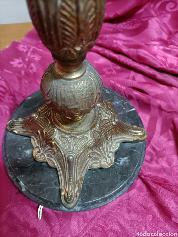 Antig&uuml;edades: Pie de l&aacute;mpara. Bronce y pie de m&aacute;rmol. 32 cms. 16 cms &empty; - Foto 2