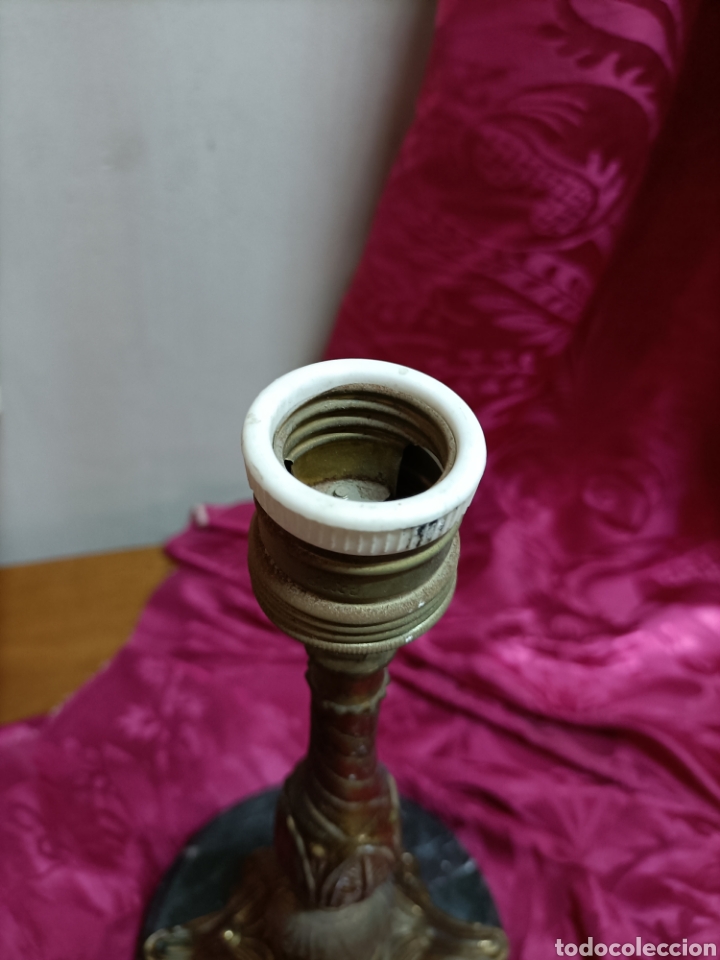 Antig&uuml;edades: Pie de l&aacute;mpara. Bronce y pie de m&aacute;rmol. 32 cms. 16 cms &empty; - Foto 3