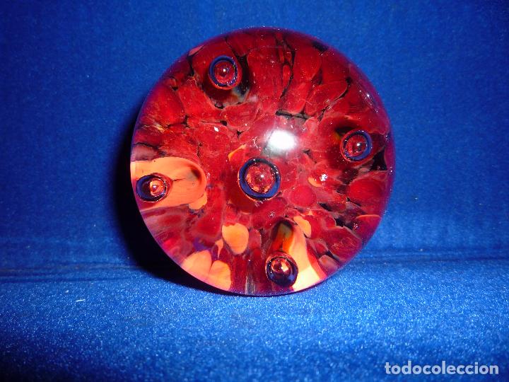 Antig&uuml;edades: PISAPAPEL CRISTAL ROJO - Foto 2