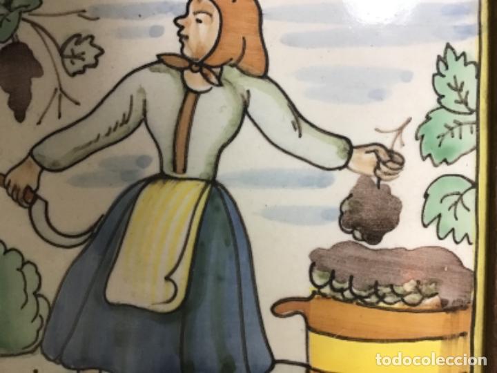 Antig&uuml;edades: AZULEJO POLICROMADO DE ONDA - Foto 2