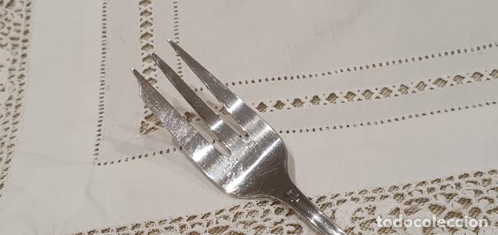 Antig&uuml;edades: 5 tenedores postre ba&ntilde;o de plata. - Foto 10