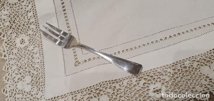 Antig&uuml;edades: 5 tenedores postre ba&ntilde;o de plata. - Foto 13